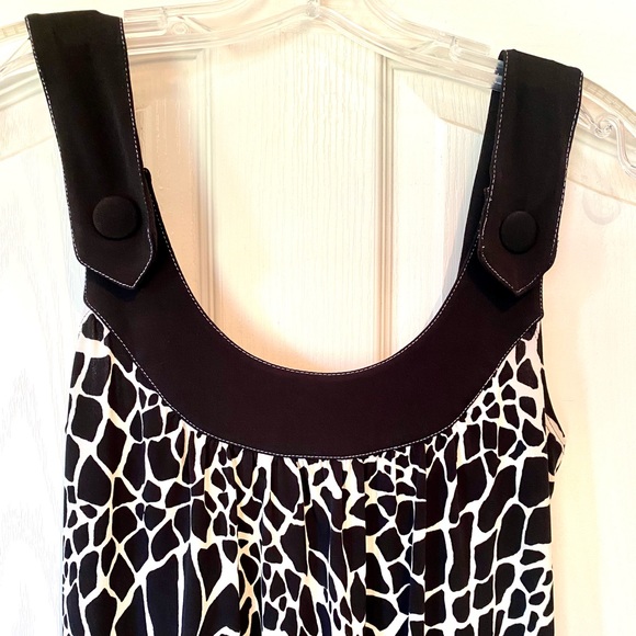 Summer dress - Picture 2 of 4